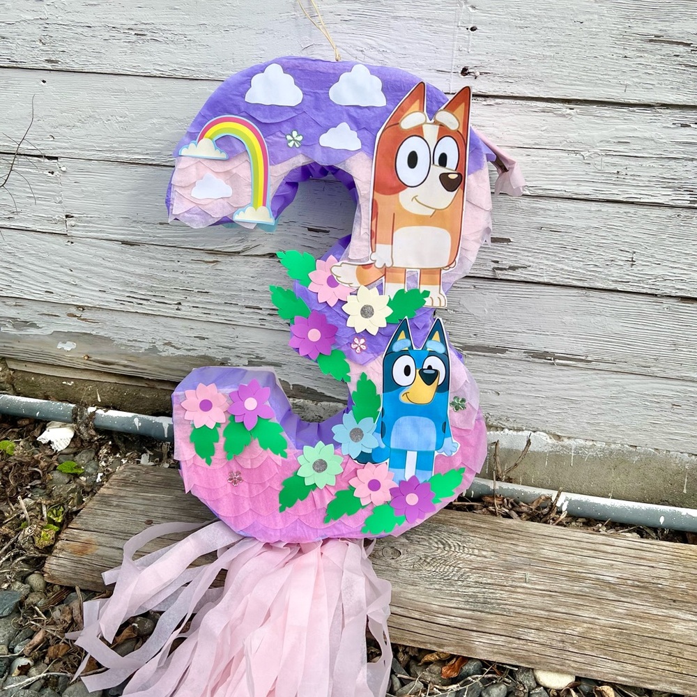 Bluey number three piñata